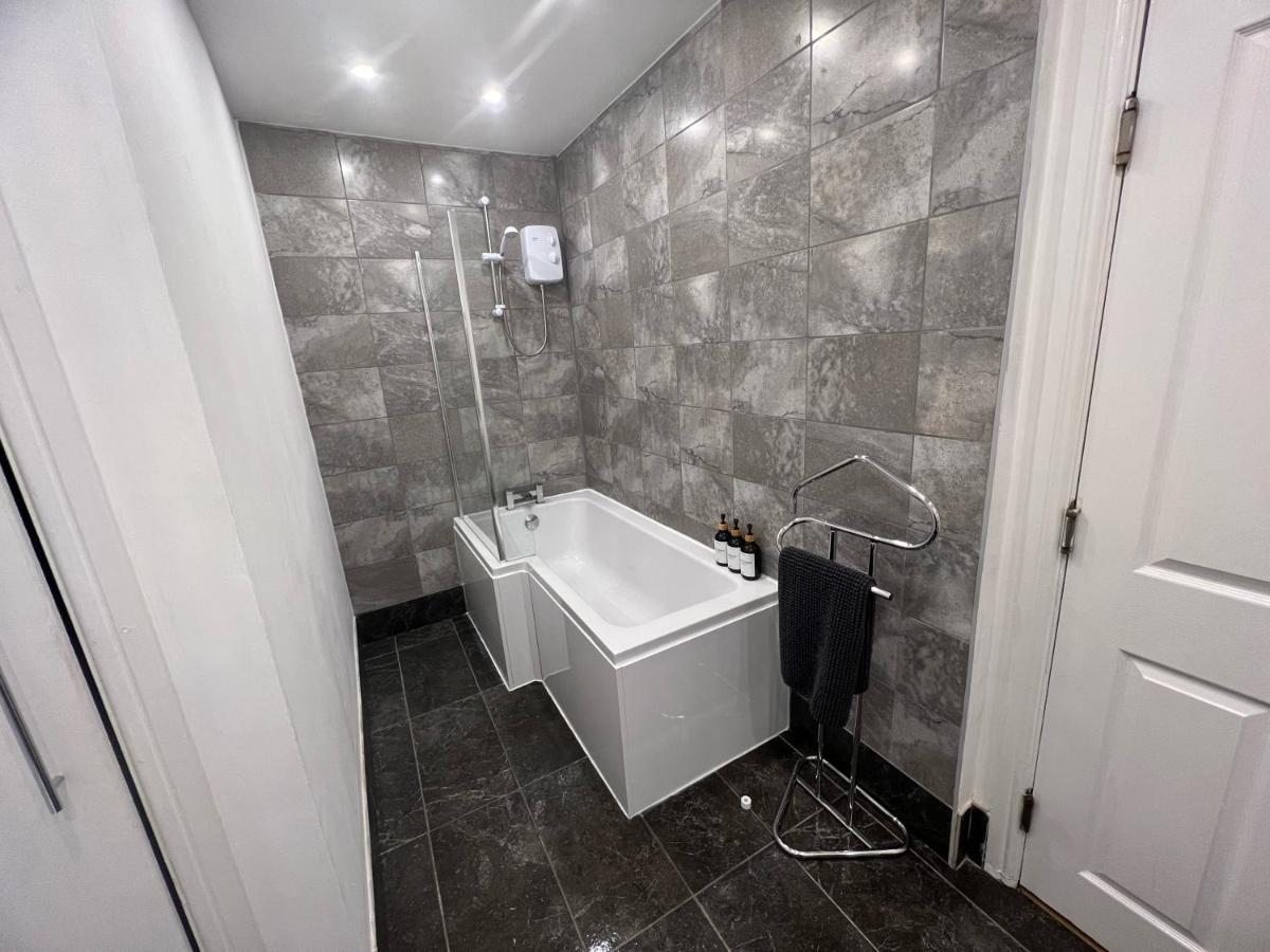 Spacious Ground Floor Suite Comfortably Sleeps Up To Eight Halifax Eksteriør bilde